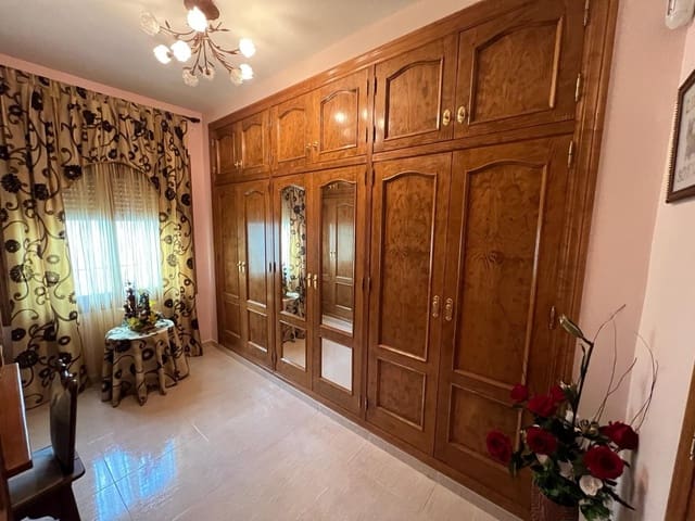 3 slaapkamer Villa te koop in Dehesa de Campoamor, Orihuela met zwembad - € 950.000 (Ref: 8537696)