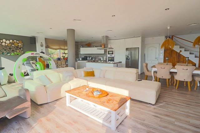 8 soveværelse Villa til salg i Coveta Fuma, El Campello med swimmingpool garage - € 2.200.000 (Ref: 8579476)