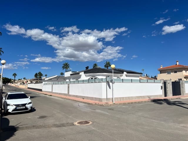 4 makuuhuone Huvila myytävänä paikassa Doña Pepa, Rojales mukana uima-altaan - 560 000 € (Ref: 8584094)