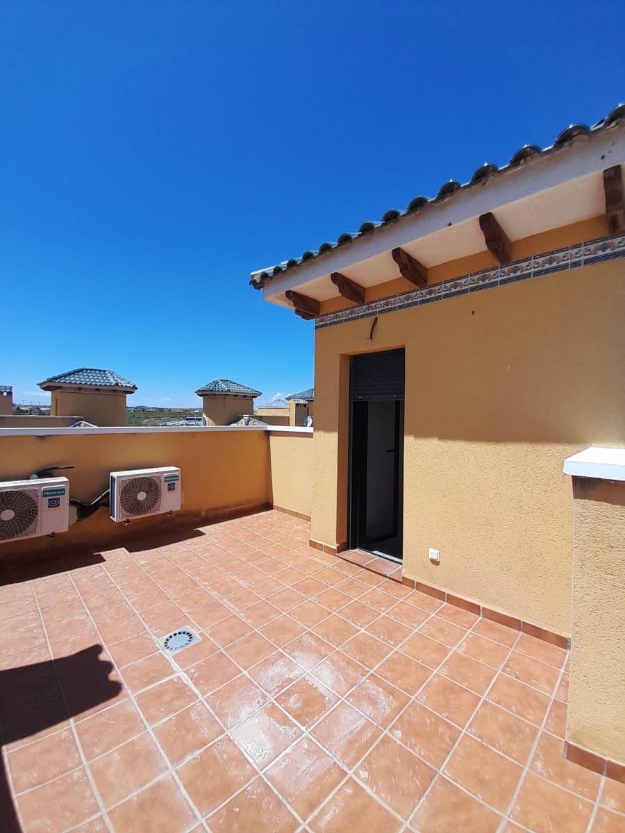 3 makuuhuone Huvila myytävänä paikassa Ciudad Quesada mukana uima-altaan - 295 000 € (Ref: 8635311)