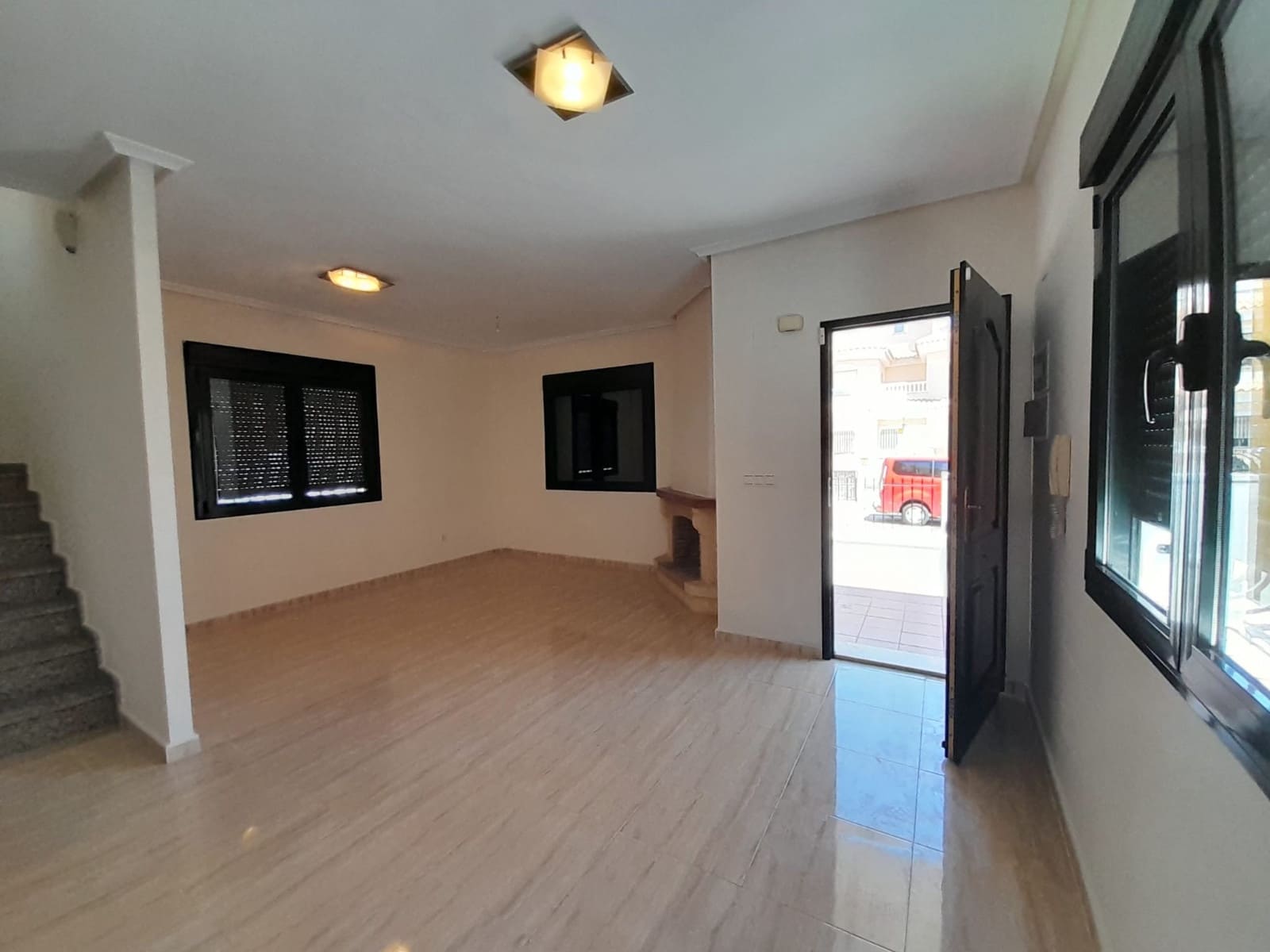 3 makuuhuone Huvila myytävänä paikassa Ciudad Quesada mukana uima-altaan - 295 000 € (Ref: 8635311)