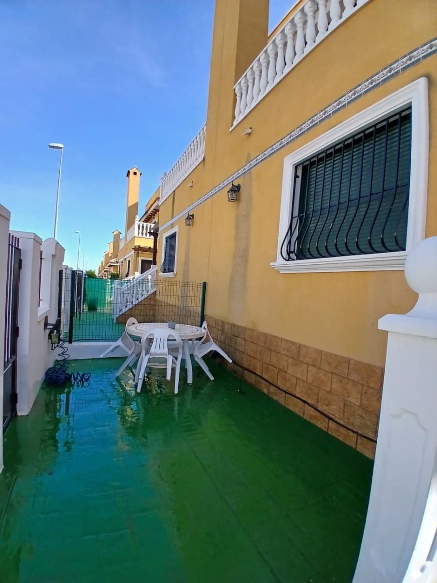 Casa de 3 habitaciones en Ciudad Quesada en venta con piscina - 265.000 € (Ref: 8637194)