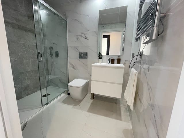 2 camera da letto Appartamento sulla Spiaggia in vendita in Benidorm con piscina - 601.000 € (Rif: 8661440)