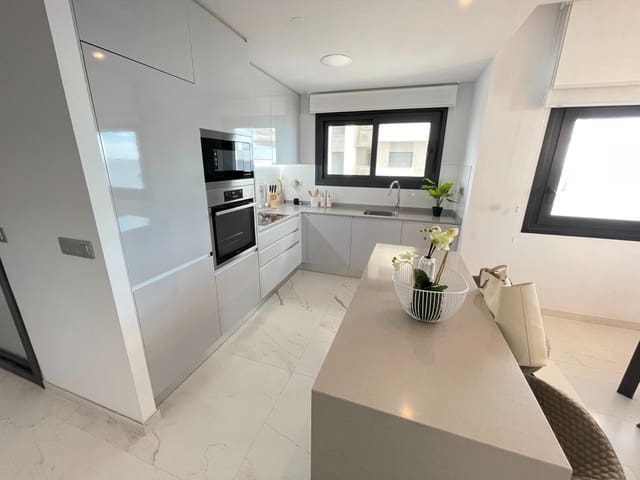 3 Zimmer Strandapartment zu verkaufen in Benidorm mit Pool - 895.000 € (Ref: 8661441)