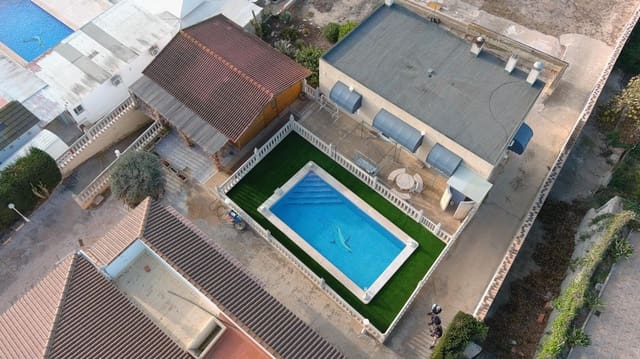 7 bedroom Villa for sale in Albatera with pool - € 389,000 (Ref: 8734774)