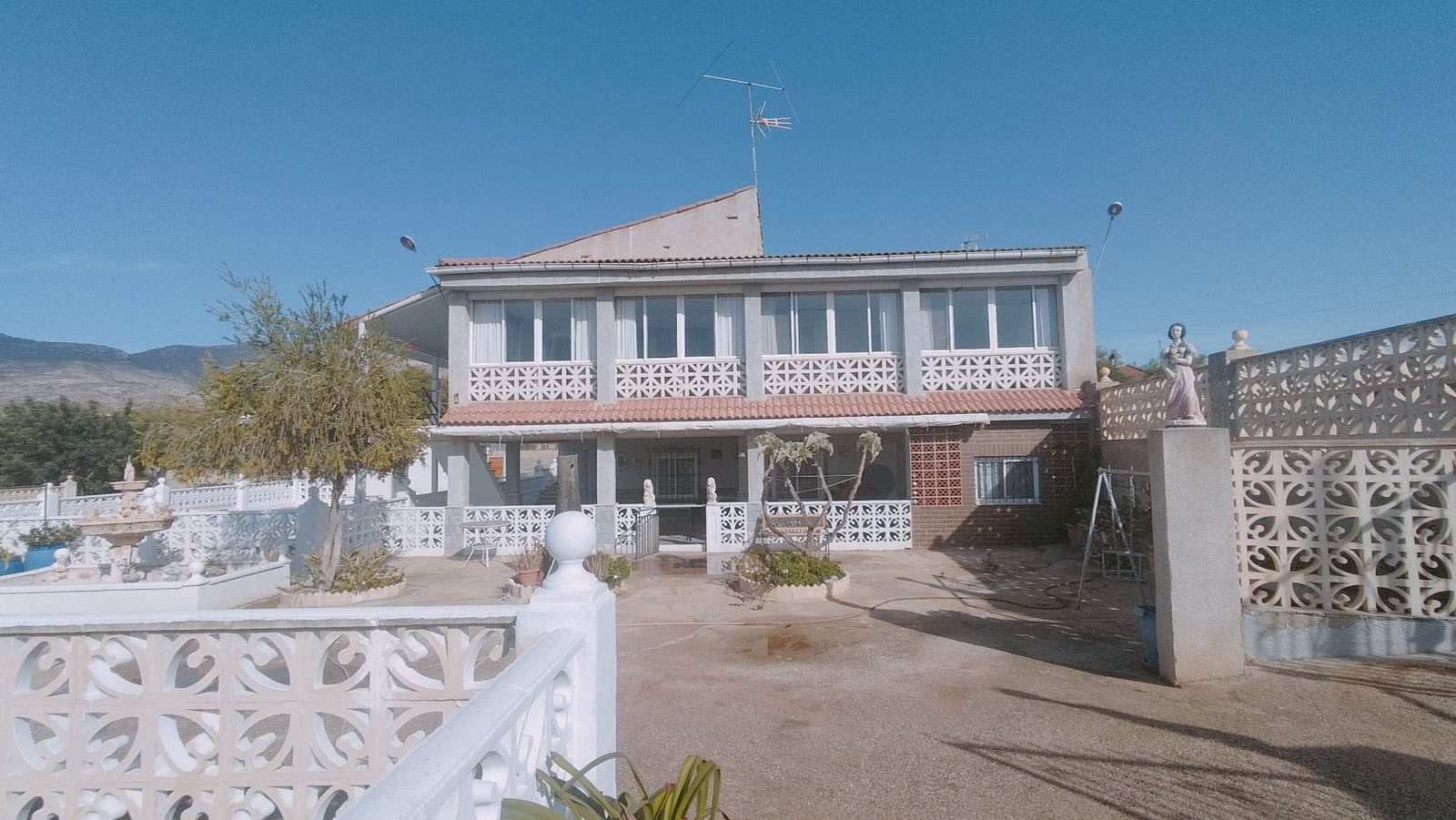6 bedroom Villa for sale in Crevillente / Crevillent with pool - € 255,000 (Ref: 8744470)