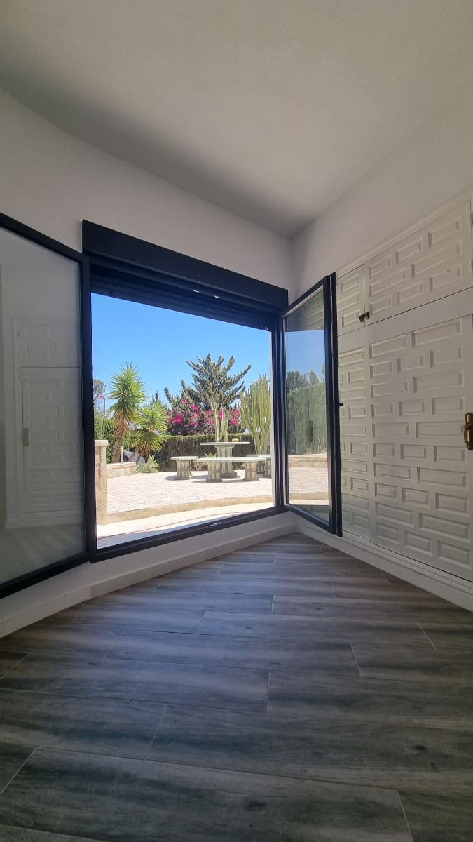 5 makuuhuone Huvila myytävänä paikassa Ciudad Quesada mukana uima-altaan - 695 000 € (Ref: 8774800)