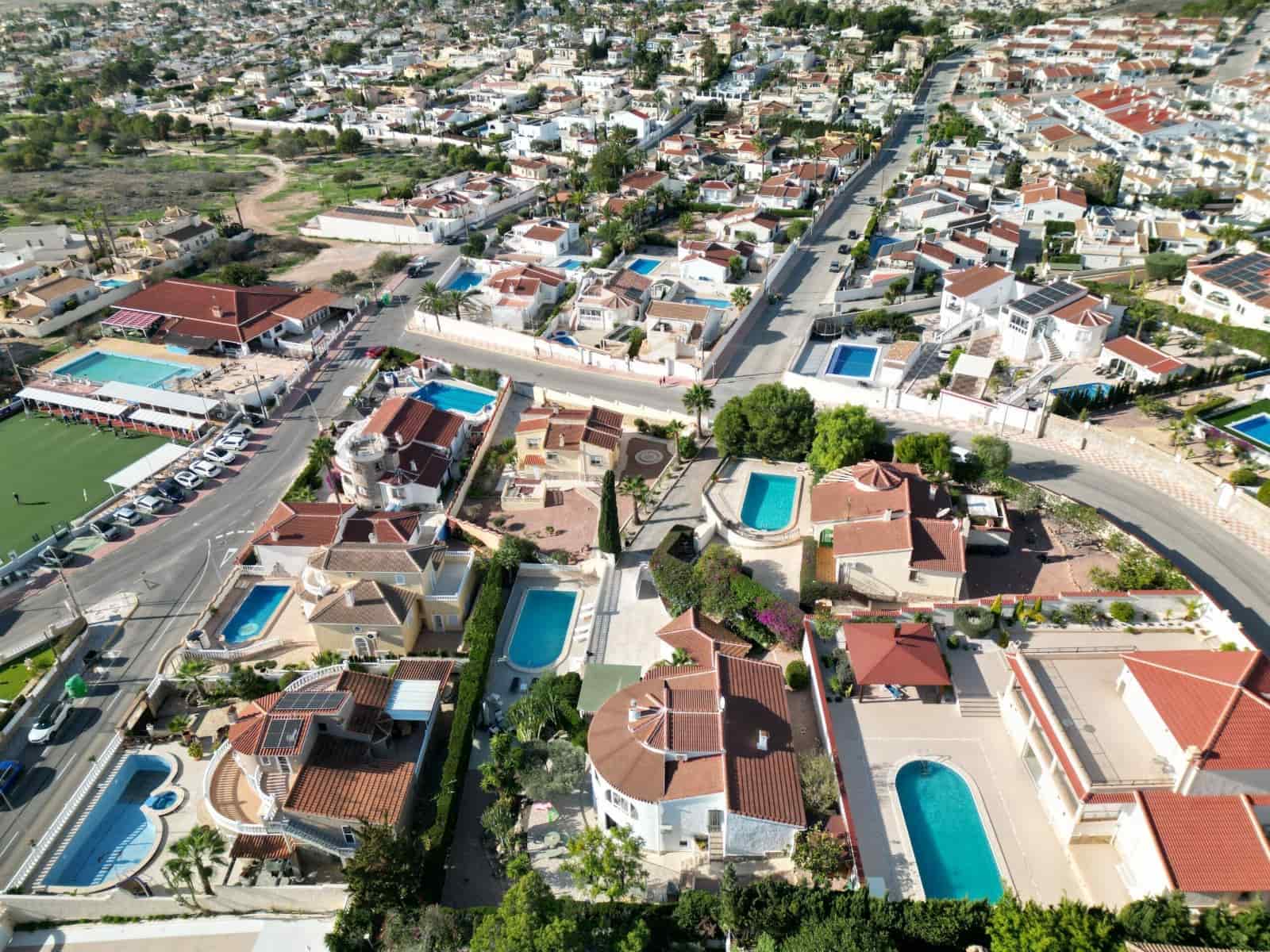 5 makuuhuone Huvila myytävänä paikassa Ciudad Quesada mukana uima-altaan - 695 000 € (Ref: 8774800)