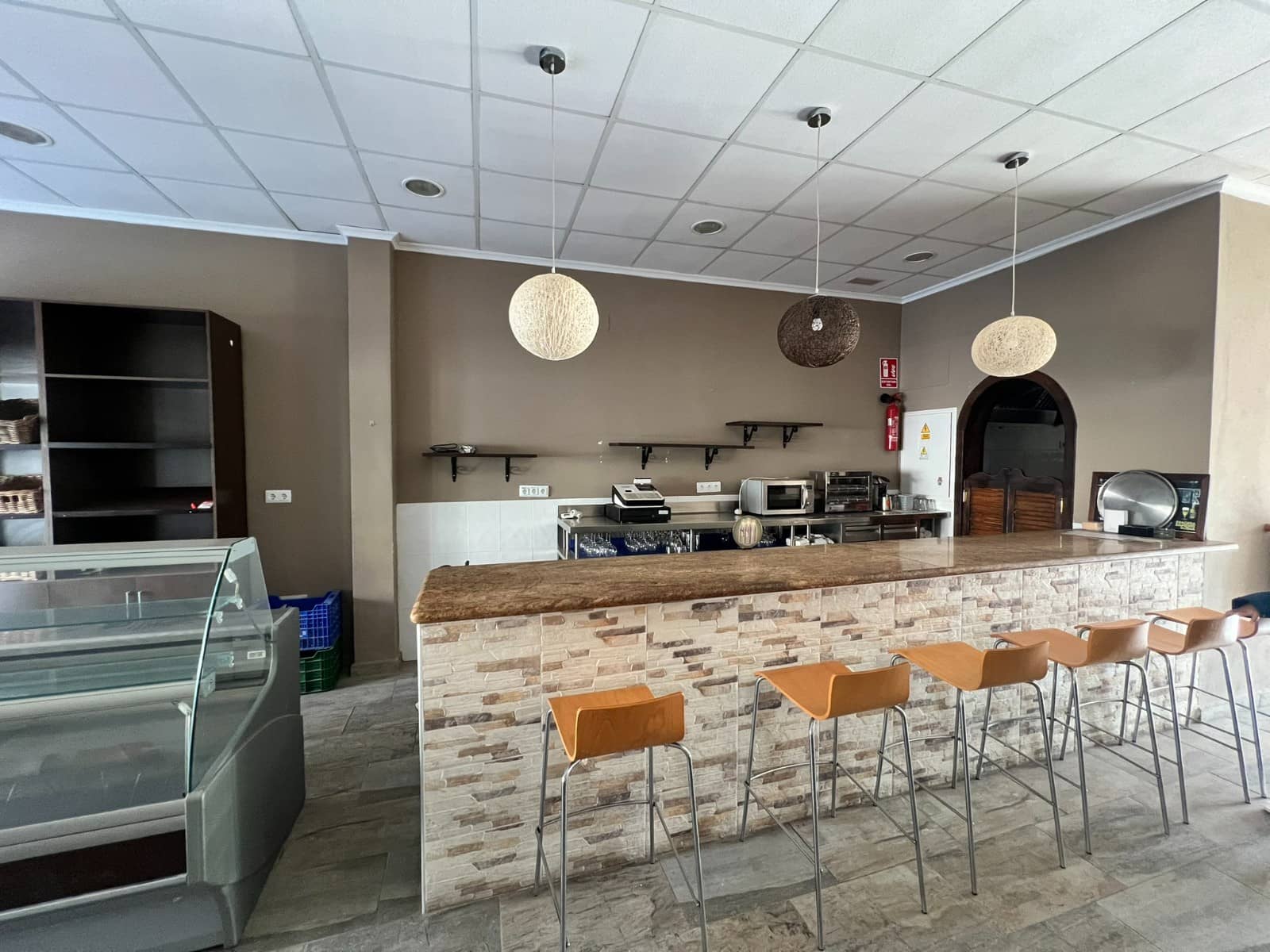 Kaupallinen myytävänä paikassa Pinar de Campoverde - 195 000 € (Ref: 8776073)