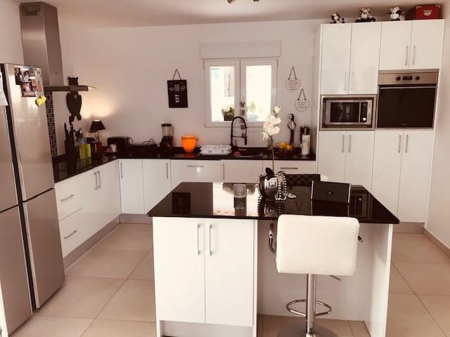 6 soverom Villa til salgs i Ciudad Quesada med svømmebasseng - € 685 000 (Ref: 8777023)