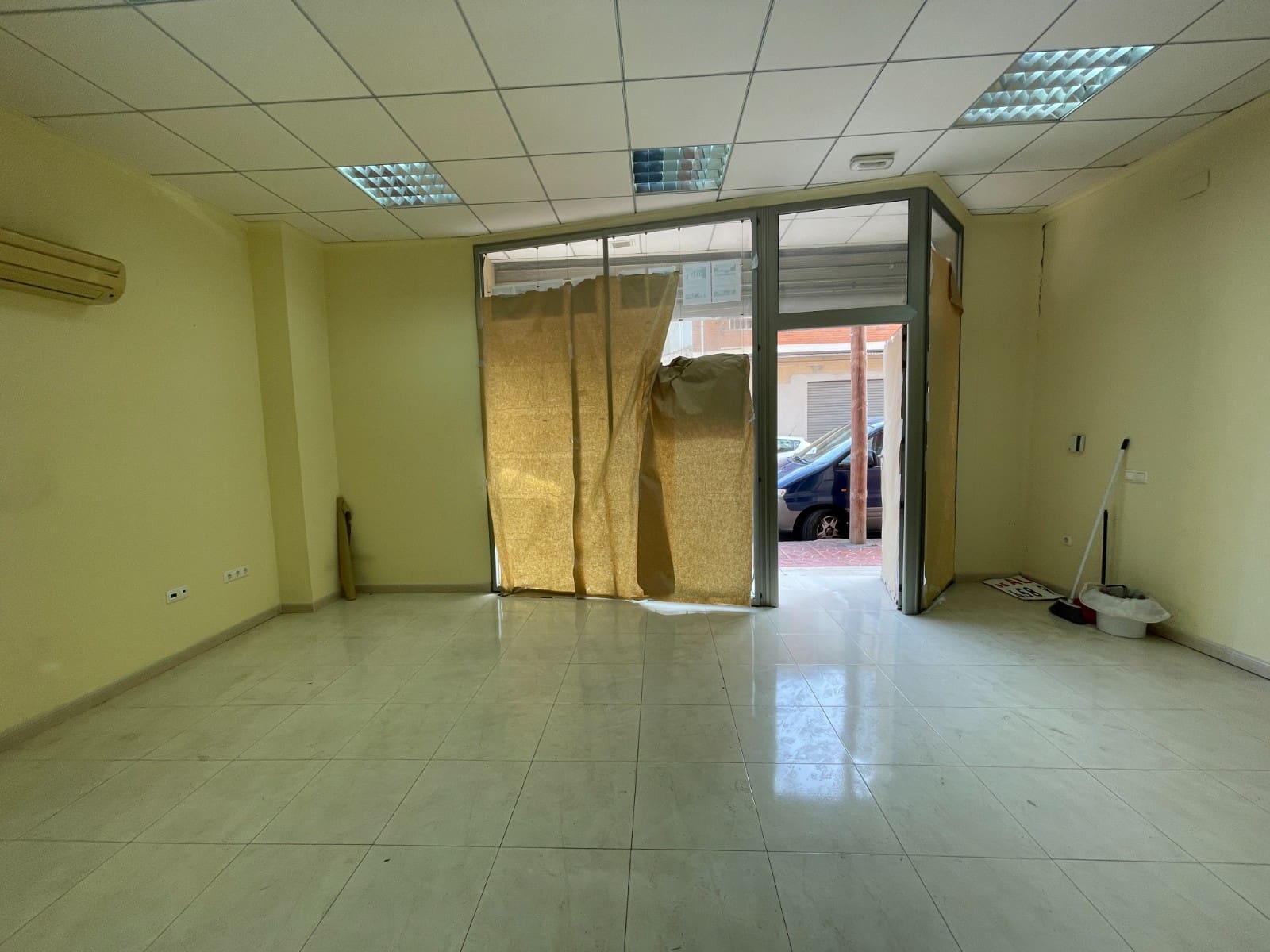 Local Comercial en Guardamar del Segura en venta - 150.000 € (Ref: 8885414)