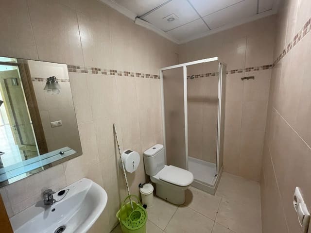 Kaupallinen myytävänä paikassa Zona Pueblo, Guardamar del Segura - 150 000 € (Ref: 8885414)