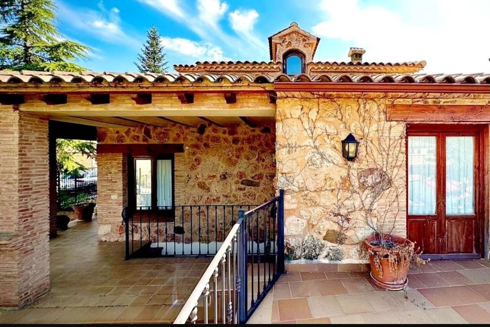 4 slaapkamer Villa te koop in Riopar met garage - € 510.000 (Ref: 8885871)