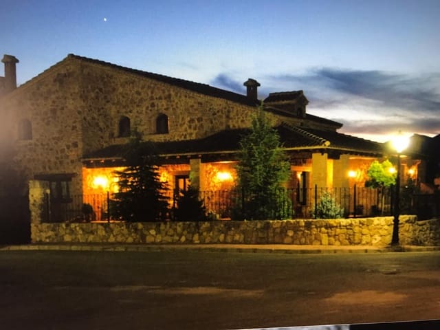 4 bedroom Villa for sale in Riópar with garage - € 510,000 (Ref: 8885871)