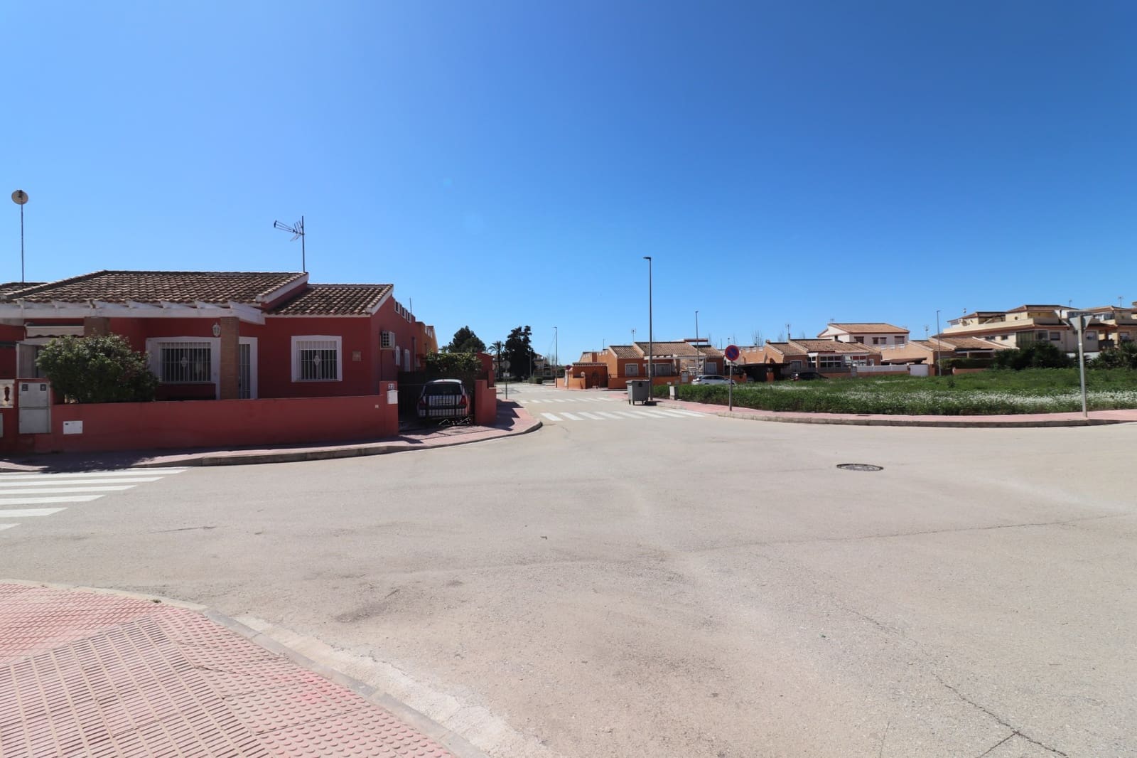 Teren niezagospodarowany na sprzedaż w Daya Nueva - 75 000 € (Ref: 8894022)