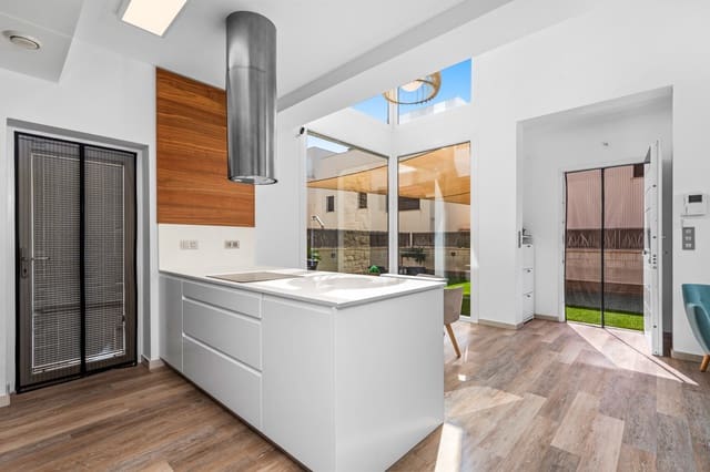 Chalet de 3 habitaciones en Ciudad Quesada, Rojales en venta con piscina - 499.000 € (Ref: 8894556)