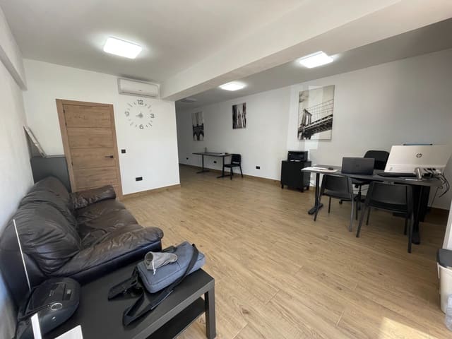 1 makuuhuone Kaupallinen myytävänä paikassa Las Viñas, Guardamar del Segura - 106 000 € (Ref: 8895450)