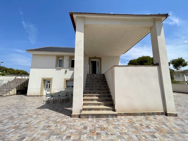 5 bedroom Villa for sale in Los Balcones with pool garage - € 659,000 (Ref: 8926168)