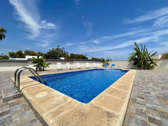 5 bedroom Villa for sale in Los Balcones with pool garage - € 659,000 (Ref: 8926168)