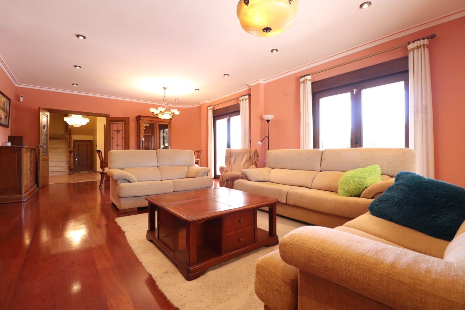 6 soveværelse Finca/Landehus til salg i Callosa de Segura med swimmingpool garage - € 675.000 (Ref: 8926190)