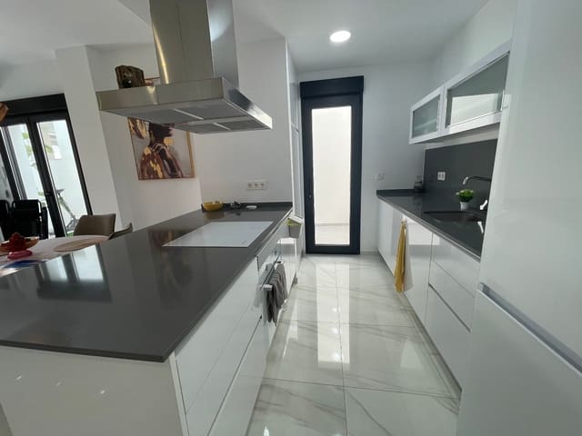 3 slaapkamer Villa te koop in Benijófar met zwembad - € 379.990 (Ref: 8928128)