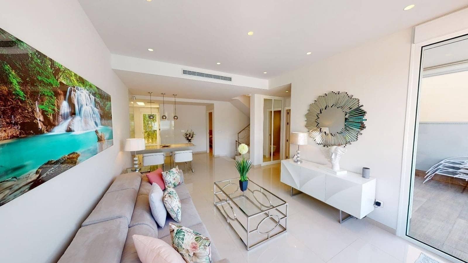 4 soveværelse Villa til salg i Torrevieja med swimmingpool - € 599.950 (Ref: 8950161)