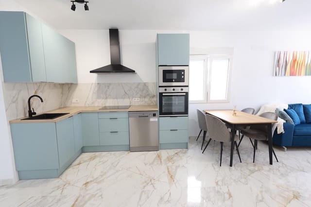 3 quarto Casa em Banda para venda em San Luis, Torrevieja com garagem - 230 000 € (Ref: 8994533)