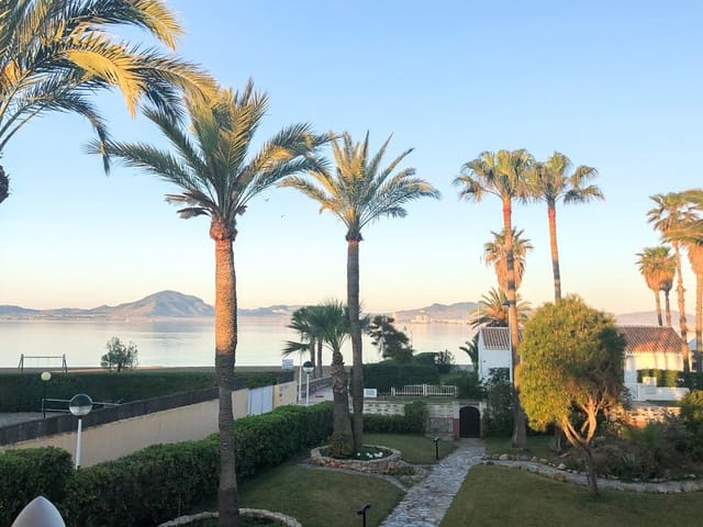3 makuuhuone Huvila myytävänä paikassa La Manga del Mar Menor mukana uima-altaan 
autotalli - 1 995 000 € (Ref: 9073215)