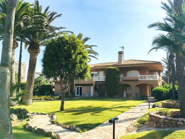 3 makuuhuone Huvila myytävänä paikassa La Manga del Mar Menor mukana uima-altaan 
autotalli - 1 995 000 € (Ref: 9073215)