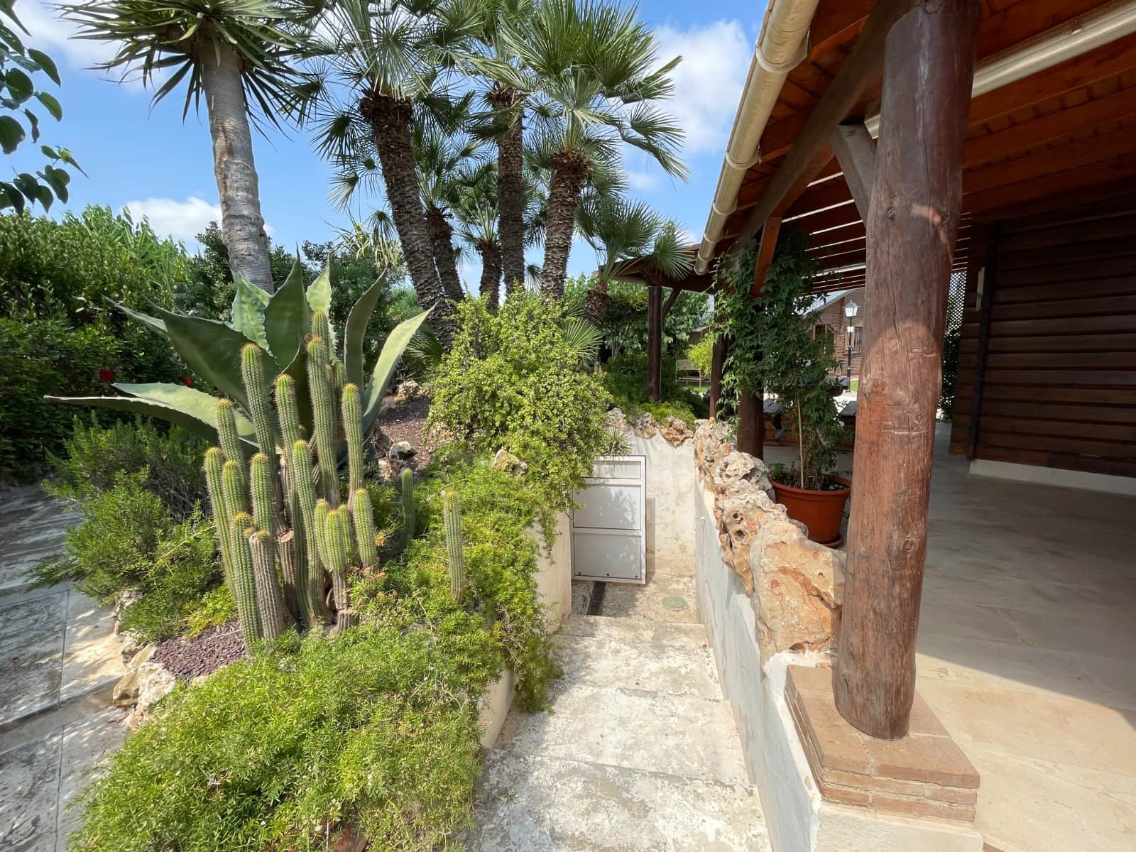 4 bedroom Villa for sale in San Fulgencio with pool - € 549,900 (Ref: 9110793)