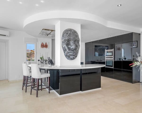 7 bedroom Villa for sale in Ciudad Quesada, Rojales with pool garage - € 1,500,000 (Ref: 9129537)