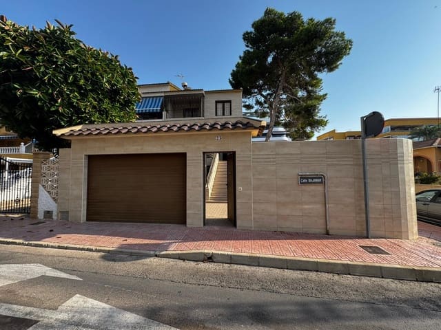 5 soveværelse Byhus til salg i Punta Prima, Torrevieja med garage - € 495.000 (Ref: 9162688)