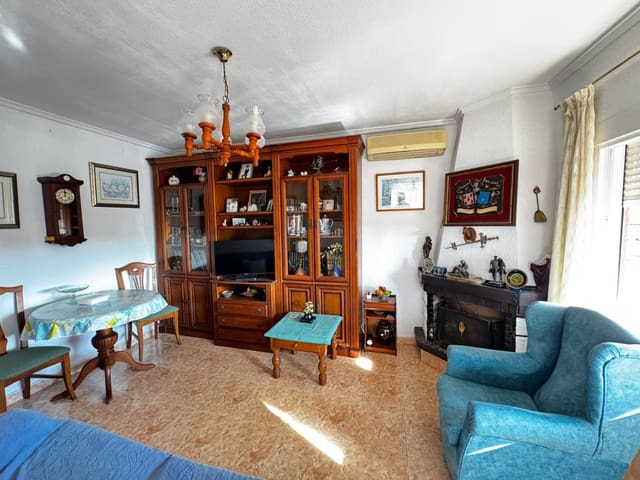 5 bedroom Villa for sale in Punta Prima, Orihuela with pool - € 334,000 (Ref: 9163574)