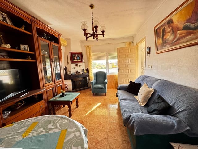 5 bedroom Villa for sale in Punta Prima, Orihuela with pool - € 334,000 (Ref: 9163574)