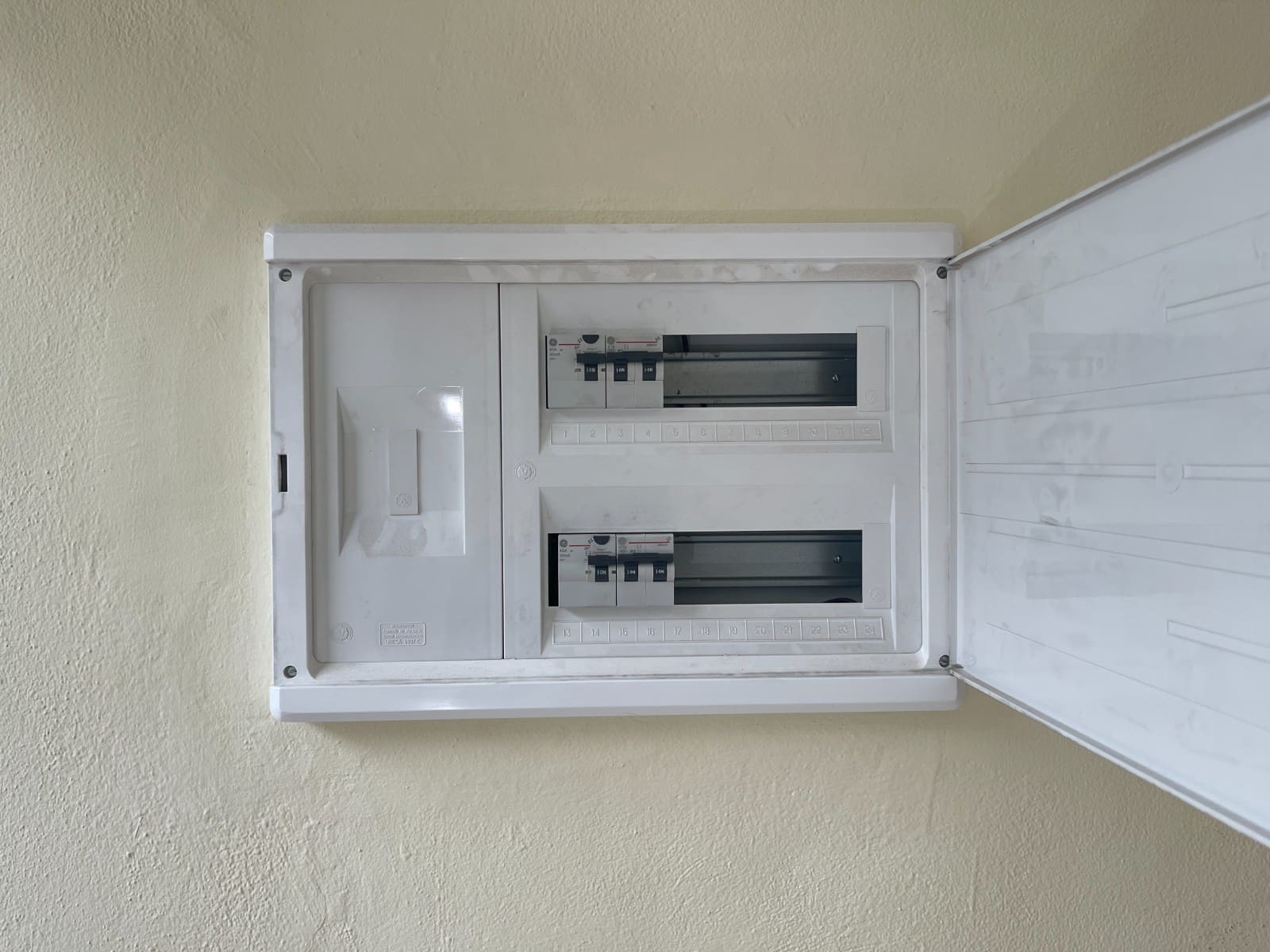 8 Zimmer Gewerbe zu verkaufen in Benijofar mit Garage - 380.000 € (Ref: 9165140)