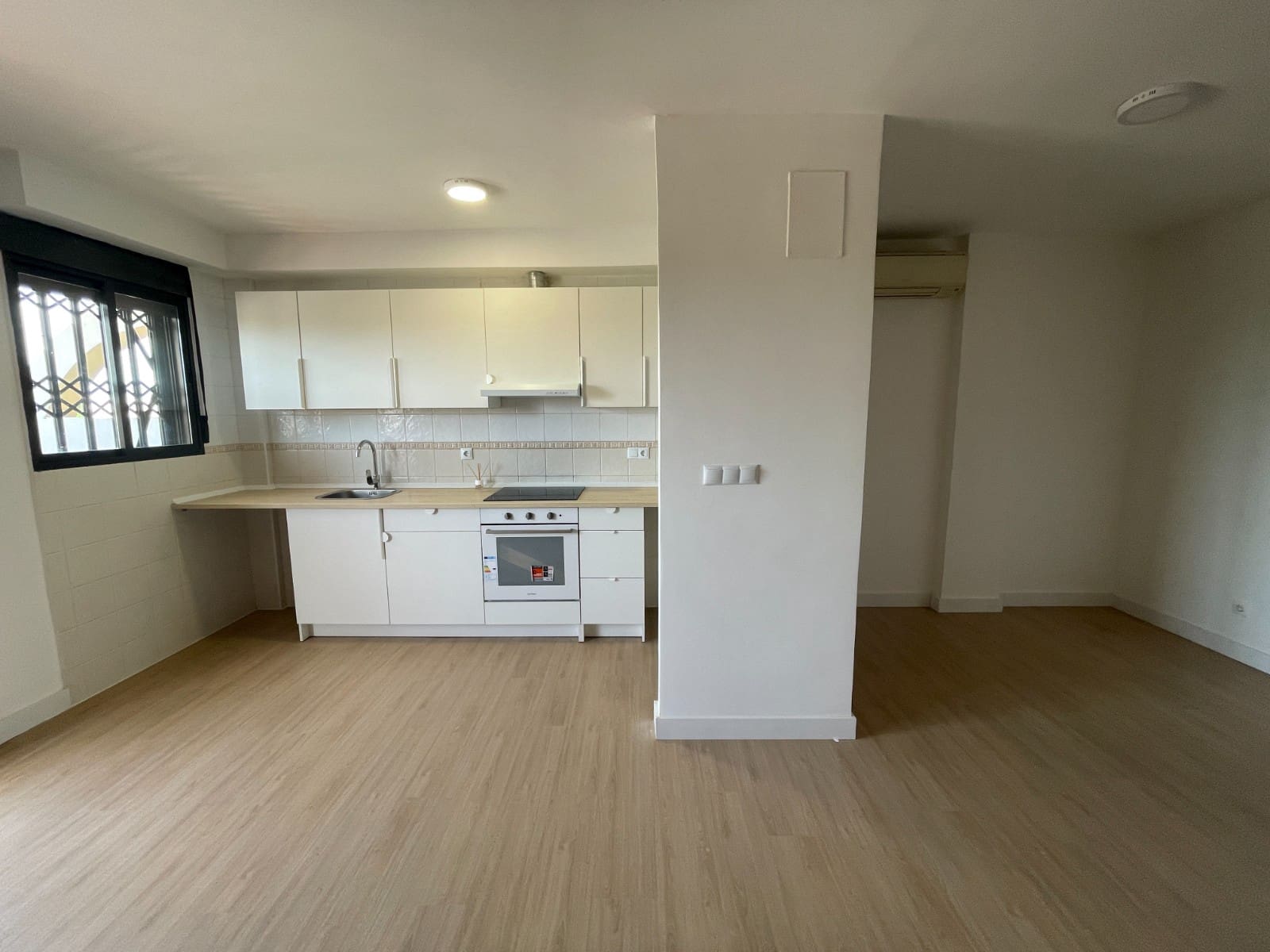 2 soveværelse Bungalow til salg i Daya Nueva med swimmingpool - € 118.500 (Ref: 9201729)