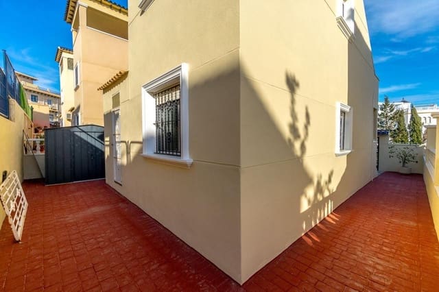 3 Zimmer Villa zu verkaufen in Villamartin, Orihuela mit Pool - 345.000 € (Ref: 9207101)