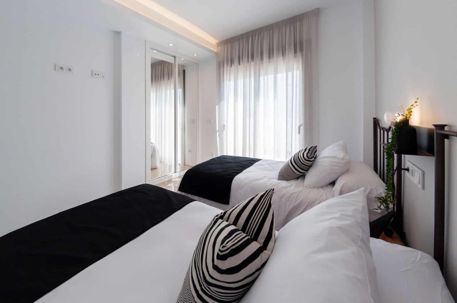 Chalet de 3 habitaciones en Los Alcázares en venta con piscina - 539.000 € (Ref: 9216022)