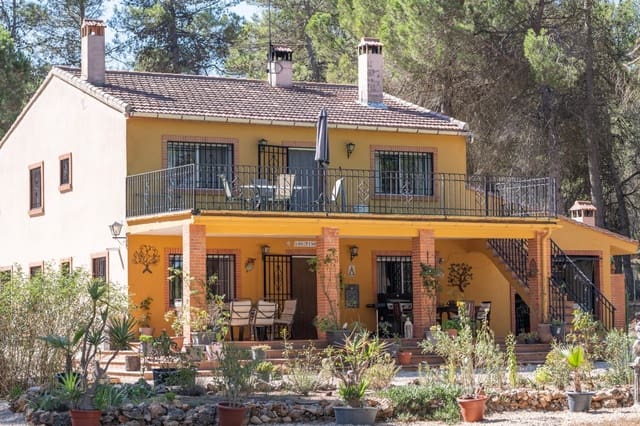 11 bedroom Finca/Country House for sale in Bocairent with pool - € 399,950 (Ref: 9226373)