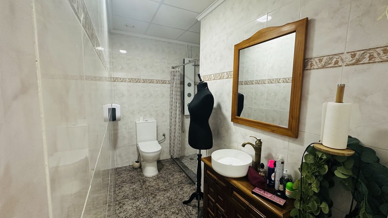 Azienda in vendita in Torrevieja - 260.000 € (Rif: 9245475)