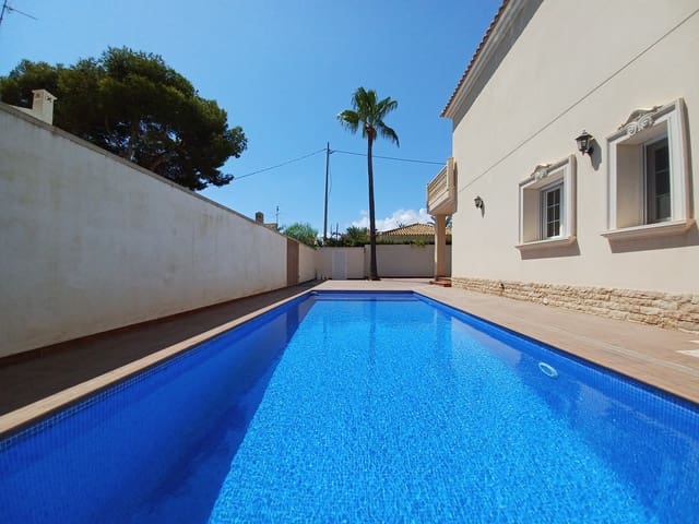 5 bedroom Villa for sale in Cabo Roig, Orihuela with pool - € 910,000 (Ref: 9245493)