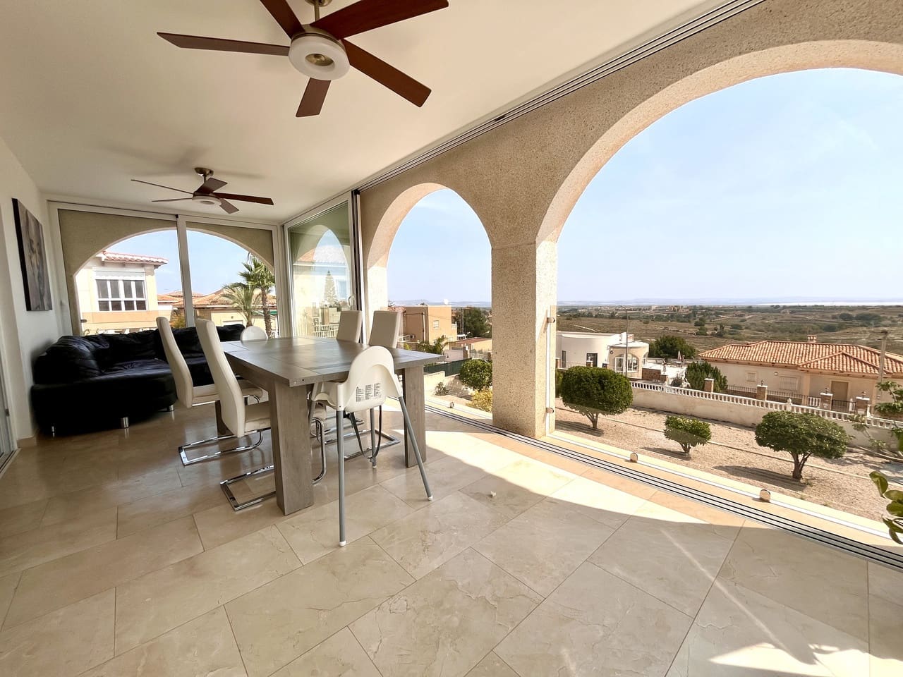 5 bedroom Villa for sale in San Miguel de Salinas with garage - € 599,999 (Ref: 9245535)