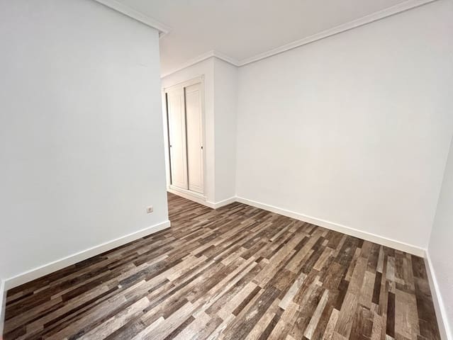 2 bedroom Apartment for sale in San Miguel de Salinas with pool - € 165,000 (Ref: 9245577)