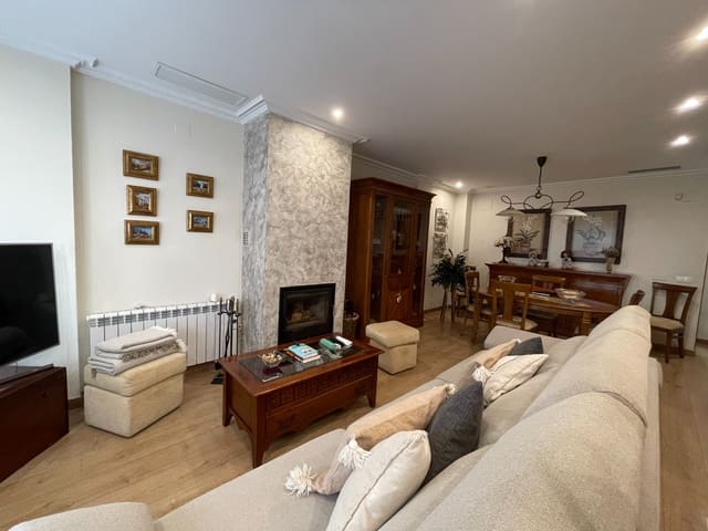 Casa de 4 habitaciones en Carrús Oest - El Toscar, Elche / Elx en venta con piscina - 452.000 € (Ref: 9245768)