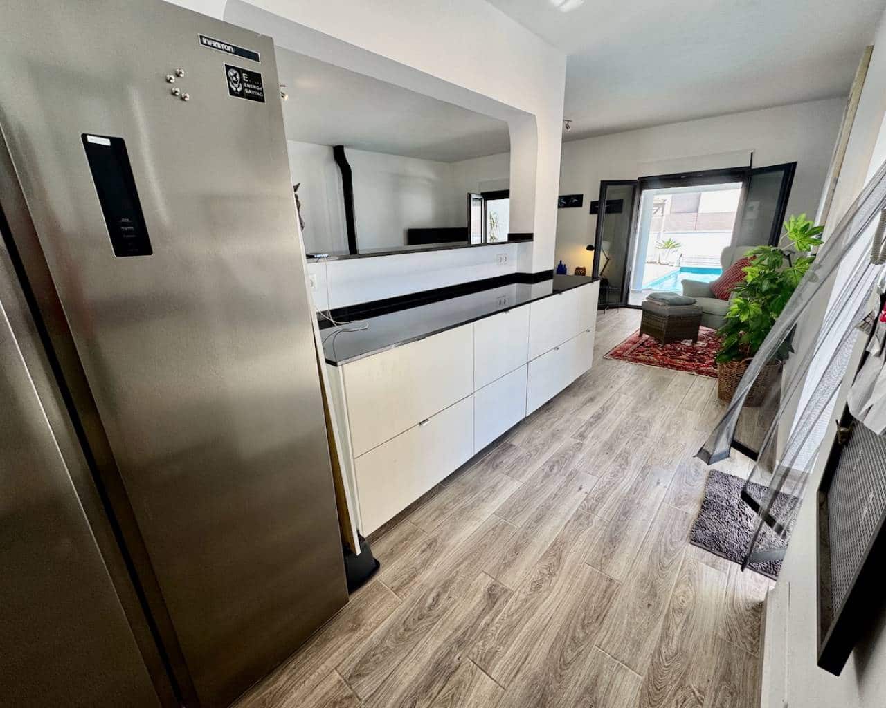 3 soveværelse Villa til salg i Punta Prima med swimmingpool garage - € 750.000 (Ref: 9248670)