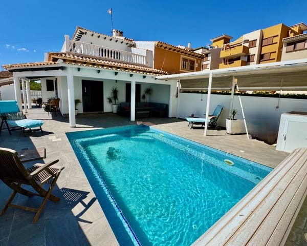3 soveværelse Villa til salg i Punta Prima, Torrevieja med swimmingpool garage - € 750.000 (Ref: 9248670)