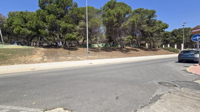 Grunde uden byggetilladelser til salg i Zona Pueblo, Guardamar del Segura - € 2.200.000 (Ref: 9248678)