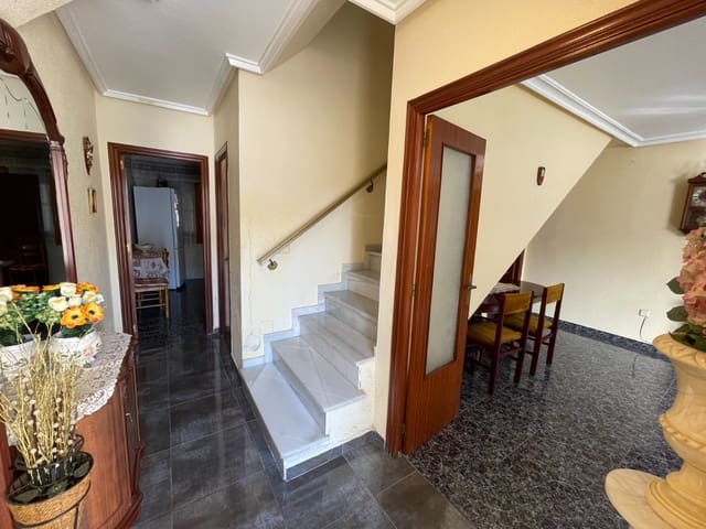 4 bedroom Townhouse for sale in Jacarilla - € 136,000 (Ref: 9255897)