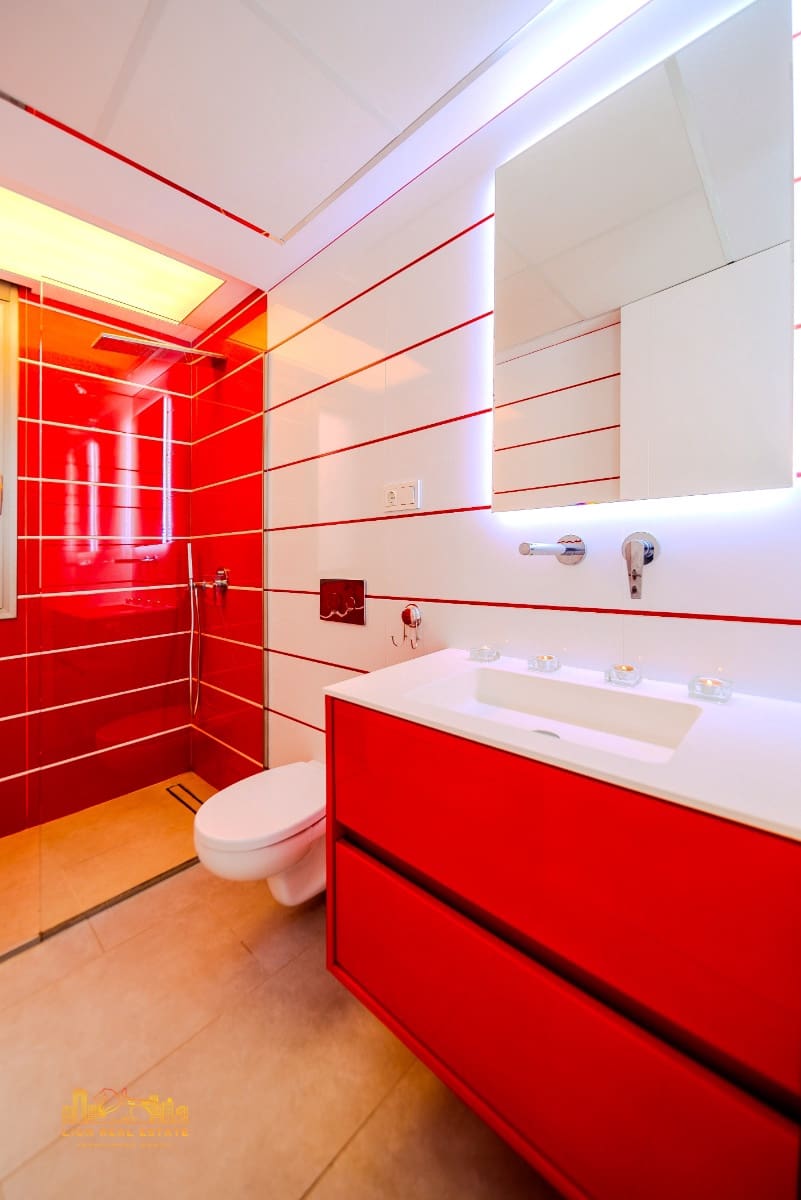 3 quarto Moradia para venda em Villamartin com piscina garagem - 495 000 € (Ref: 9262407)