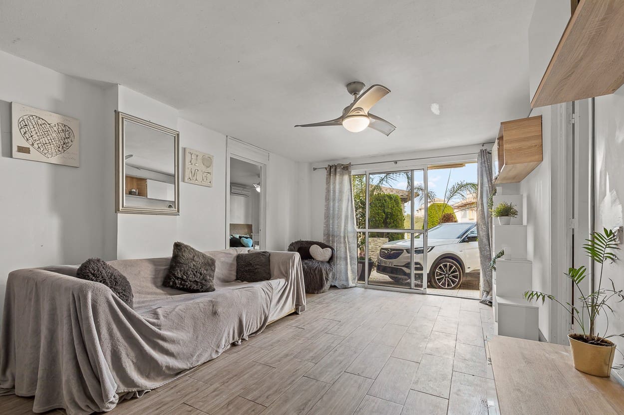 4 chambre Villa/Maison à vendre à Playa Flamenca avec piscine - 399 000 € (Ref: 9285573)